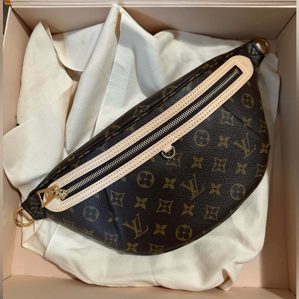 NEW LOUIS VUITTON HIGH RISE BUMBAG